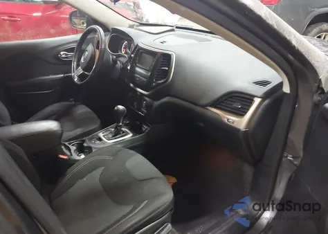 2016 Jeep Cherokee Latitude z USA, uszkodzony, nr VIN 1C4PJMCS5GW242743